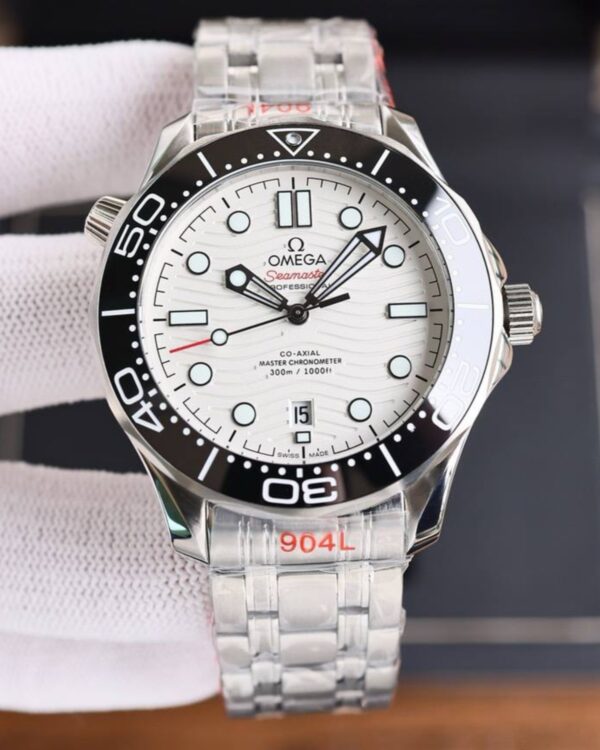 Omega Seamaster Diver 300M White Dial Replica